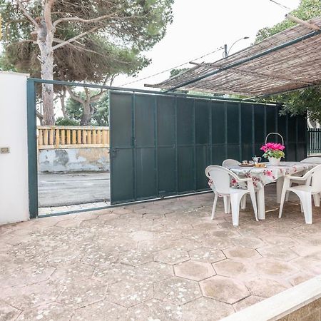 Villetta Bianca Sulla Spiaggia - Apulia Home Галиполи Екстериор снимка