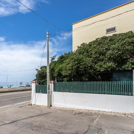 Villetta Bianca Sulla Spiaggia - Apulia Home Галиполи Екстериор снимка