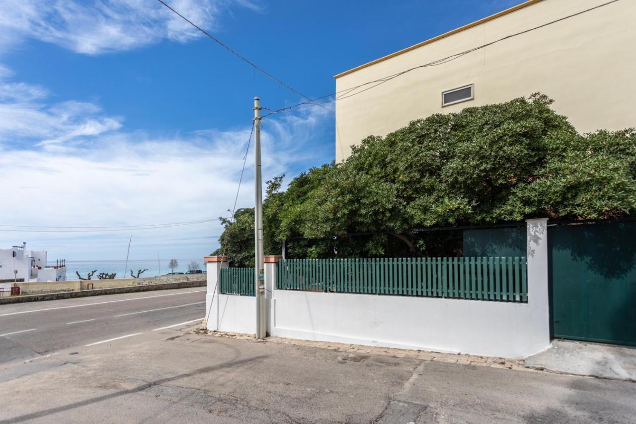 Villetta Bianca Sulla Spiaggia - Apulia Home Галиполи Екстериор снимка
